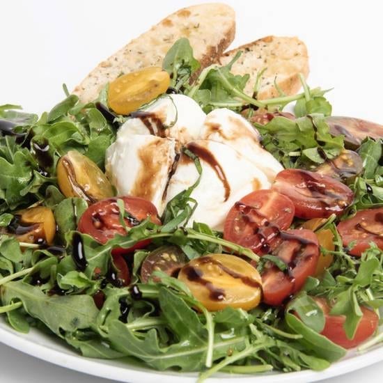 Caprese Burrata Salad (V).
