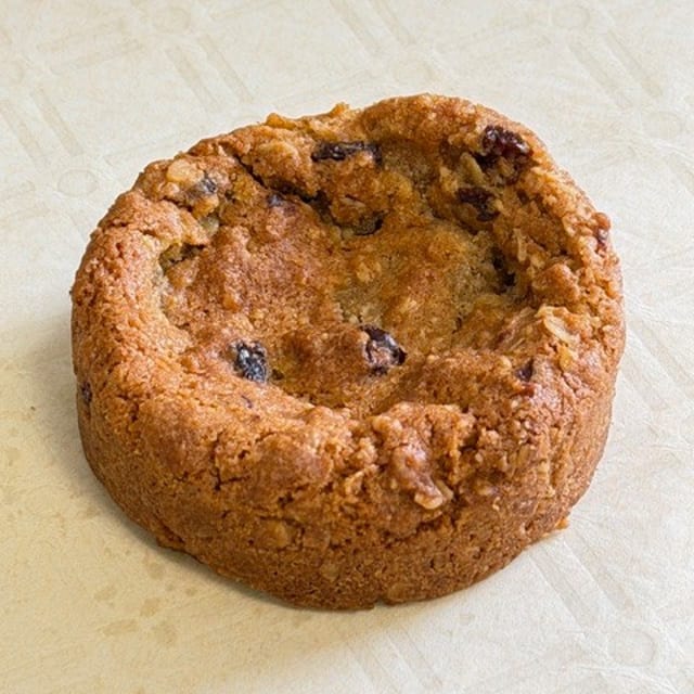 Oatmeal Cinnamon Raisin Gourmet Cookie.