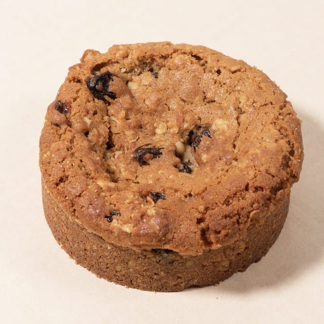 Oatmeal Cinnamon Raisin Gourmet Cookie.
